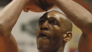 Cantù va alla ricerca di nuovi stranieri È Gay a guidare la serie dei  fedelissimi