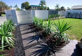Get Inspired By Photos From Australian Designers Trade Professionals Australia Hipages Co Front Garden Design Backyard Landscaping Front Yard Landscaping