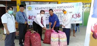 Ada hal unik ketika isran noor memberikan bantuan sepeda. 5 Ton Bawang Merah Bima Masuk Kaltara Fokus Borneo