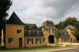 Platz am haus katz in jüchen bei uns im stadtplan. Datei 011 Haus Katz Alleestrasse Juchen Jpg Wikipedia