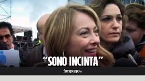 Fa molto ridere che giorgia meloni incinta l'abbia detto al family day, la festa della famiglia tradizionale, perché lei non è sposata. Family Day L Annuncio Di Giorgia Meloni Sono Incinta Youtube