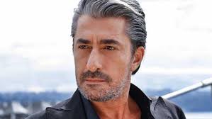 Erkan petekkaya, 11 aralık 1970 tarihinde elazığ'da dünyaya geldi. Erkan Petekkaya Boy Kilo Nereli Yasi Burcu Sac Ve Goz Rengi Bilinmeyenleri Magazin Tur