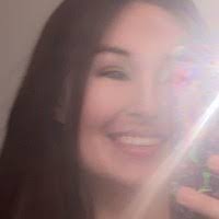 Lilly Howe's Instagram, Twitter & Facebook