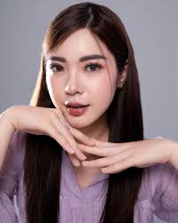 your eyes speak of love🫶🏻, can't get enough of this lenses from  @hapakristin_sea , it's super comfortable and the color is just perfect💓  Use my code “JENNIFERCHANDRA10” for Discount Code!