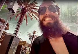 South Coast musician Ricky Bloomfield creates eight film clips in eight  days roller blading through LA