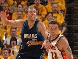 Obtén actualizaciones de la ficha del juego entre dallas mavericks vs. Warriors To Move Hole In Wall Caused By Dirk S 2007 Freakout To New Arena Thescore Com