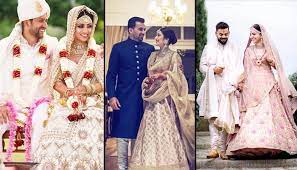 This article is about the bollywood actresses who left films and film industry after their marriage. Fvovesdngvdhem