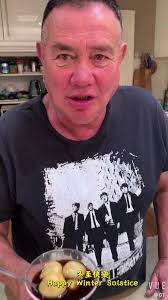 ☕️🍡【Affogato Tang Yuan】☕️🍡 没想到湯圓+咖啡這個組合真的是絕配！🤩😮🤤🥰👏 湯圓又香又甜，咖啡的苦被中和 👍  爆款湯圓吃法，真的很好吃！😍😍 一口炫一個，完全停不下来呀！！ ❤️ 祝福大家 “冬至快樂 ❤️ 【Happy Winter Solstice】  🥳🫶 I didn’t expect that the combination of glutinous rice ...