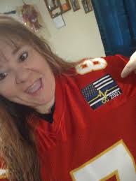 Fan receives personalized signed jersey at golf event