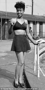 Photographer S Archive Spotlights Women S Hairstyles From The 40s African American Fashion African American Women Black Women Fashion