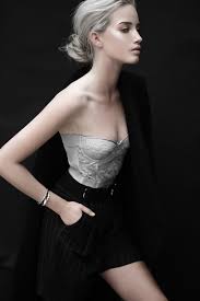 Hannah ist unsere soon to be bride. Hintergrundbilder Schwarz Frau Modell Portrat Lange Haare Fotografie Schwarzes Haar Tragerloses Kleid Mode Platinblondine Hochzeitskleid Supermodel Hannah Waites Schonheit Dame Braut Frisur Portraitfotografie Fotoshooting Braune