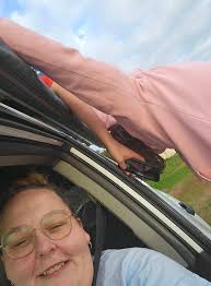 Chris, 57 yo Widow (11 yrs) 2 teenagers & 1 dog Live in Swindon