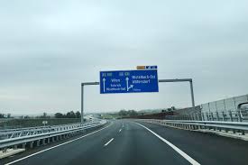 In 2011, emil boc, pe atunci premier, se intalnea si el la belgrad cu seful guvernului, acestia discutand, de asemenea, de necesitatea construirii autostrazii. O NouÄ RegulÄ De CirculaÈie Pentru Èoferii De Camioane In Austria