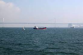 岡山県 永田昭二さん 牛窓町観光協会副会長 ペンションくろしお丸 に聞きました q 3瀬戸内の課題は a 魅力ある地域である一方 港町や海辺の町では過疎化が進み 商店の閉鎖なども相次いでいます 交通手段が 海上交通から陸上交通に切り替わり 港に人が