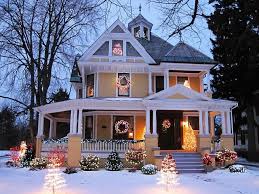 Victorian Christmas Decorations For The Home Victorian House Christmas Pontiac Illinois Usa Victorian Homes My Dream Home Beautiful Homes