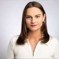 50+ perfiles de «Kyra»