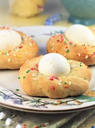 Sicilian easter bread an american in rome 4. Sicilian Easter Cookies With Eggs Mangia Bedda Recipe Easter Cookies Plain Cookies Baking