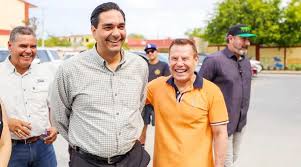 Presenta Carlos Peña Ortiz conferencia motivacional con el campeón mundial Julio César Chávez