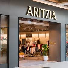 Aritzia Conestoga Boutique In Waterloo Ontario Waterloo Waterlooshopping Storefront Aritzia Conestoga Store Fronts