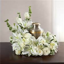 So i immediately contacted 1800flowers customer service department. 1 800 Flowers Cremation Wreath All White Carle Place Ny