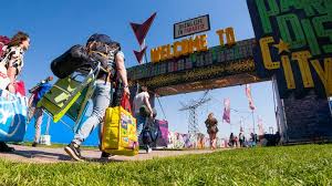 3 days & nights of musical entertainment & amazement! Pendelbussen Paaspop