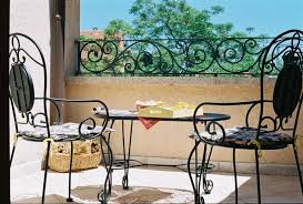 Iconic lighting and furniture made in britain, synonymous with unique design and artisanal craftsmanship. B B Porto Romano Italien Olbia Booking Com