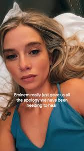 Nicole Misch's Instagram, Twitter & Facebook