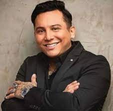 Always improving · 7,000,000 app downloads · top background service Fan Edwin Luna About Facebook
