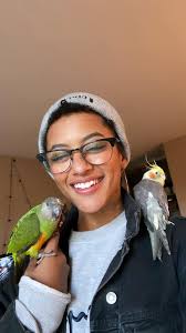 My birb regurgitated for the first time in front of me and ate it. I don't  know anything about this kind of behavior except mothers feed their babies  this way. H E L P