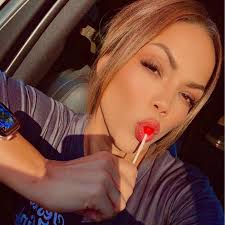 What can a woman offer to keep a man?