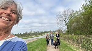 Hej Hejls og Hejlsminde 👋🏼 Jeg søger gamle aviser der ikke skal bruges  mere. Skriv gerne Pb 📰🗞️ Go Lørdag