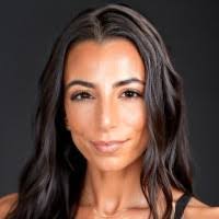 Hillary Maurer's Instagram, Twitter & Facebook