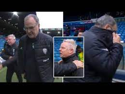 Maybe you would like to learn more about one of these? Marcelo Bielsa And Sammy Lee Swap Jackets At Full Time Youtube
