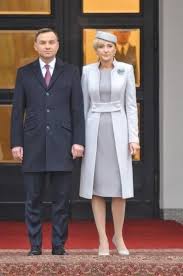 Bezpłatna usługa google szybko przetłumaczy słowa, zwroty i strony internetowe z polskiego na ponad 100 innych języków i odwrotnie. Agata Duda Nie Zabiera Publicznie Glosu Bo Nie Jest Politykiem Gala Pl