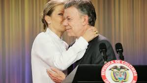 Juan manuel santos verantwortete als kolumbiens verteidigungsminister den kampf gegen die farc. Friedensnobelpreis Geht Nach Kolumbien Jetzt Erst Recht Br24 Br De