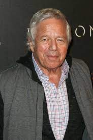 Sein team, die new england patriots, ist das drittwichtigste team der nfl. Robert Kraft Das Riesige Vermogen Des Patriots Besitzers 2021