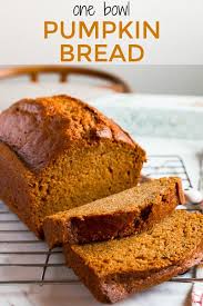 Easy Pumpkin Bread All Made In One Bowl Make Your House Smell Like Fall While Enjoying The Best Fall Pumpkin Bread Easy Pumpkin Bread Starbucks Pumpkin Bread