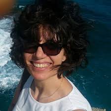 Tantissimi auguri di buon compleanno alla splendida Carolyn Smith, una vera  forza della vita, che oggi festeggia 65 anni! Grande artista, ballerina e  coreografa, da anni ci accompagna nelle nostre case con