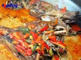 Tumis bumbu yg di haluskan sampai tercium wangi nya, lalu masukan daun jeruk, daun salam, sereh, tomat. Resep Gombyang Manyung Khas Indramayu Youtube