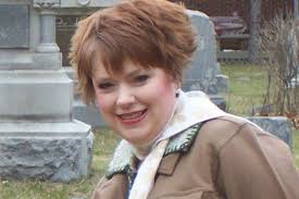 Metro Detroit psychic says she communicates with the dead