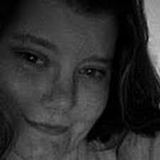 Elizabeth Steadman's Instagram, Twitter & Facebook