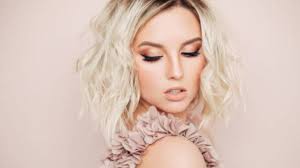 Ni pixie ni media melena; el corte bob que lucen las mujeres distinguidas  para rejuvenecer