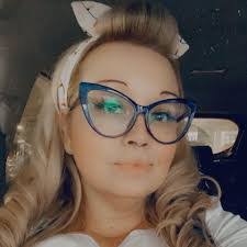 Terri Rigney's Instagram, Twitter & Facebook