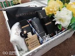 Tutorial cara menghias barang hantaran/seserahan pernikahan atau lamaran bentuk angsa dan penyu dari selimut/handuk/bed cover/mungkena, semoga bermanfaat. Suria Amanda Majlis Pernikahan Sepupu Mohd Sazrin Salam Nur Ayuni Aisyah