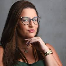 Ah mais MEI não precisa de contador … Chegou hj um cliente, emitiu mais de  120 mil de notas em 2024. Para não ter que desenquadrar do MEI ele foi e deu