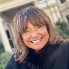 Eve Tomlinson's Instagram, Twitter & Facebook