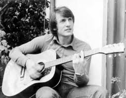 În 2008, susţinut de partidul ecologist, cântăreţul a candidat fără succes pentru un post de senator. CantÄƒreÈ›ul Mihai Constantinescu A Murit La Varsta De 73 De Ani