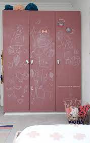 Malcolm begg of design 69 is obviously a genius because he figured out how to cut a pax on an angle before tucking it under the. Kinderkamer Hoogslaper Kinderkamerstylist Blackboard Wardrobe Chalk Paint Kids Room D Kleiderschrank Kinderzimmer Kinderzimmer Dekor Kinderkleiderschrank