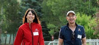 In may 2019, when mackenzie scott, the former wife of amazon ceo jeff bezos, signed the giving pledge —a commitment by some of the world's an october report found that the 500 wealthiest people had gained $813 billion collectively so far in 2020. Ex Frau Von Amazon Chef Bezos Mackenzie Scott 2020 Eine Der Spendabelsten Menschen Der Welt 17 01 21 Finanzen At
