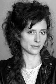 Un pequeño mundo (2021)